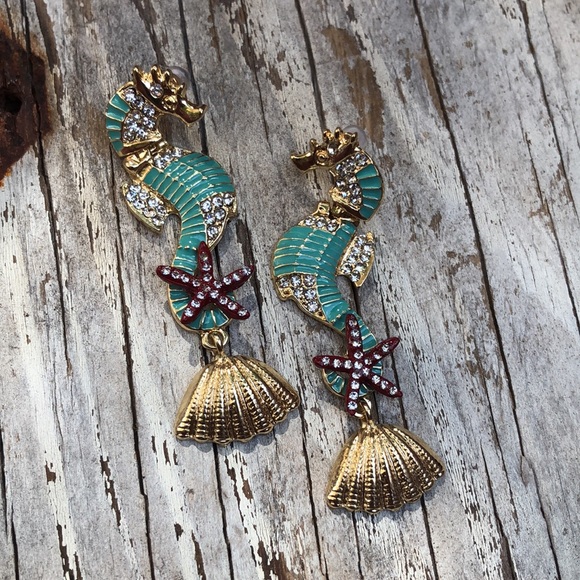 ARIA Seahorse Statement Earrings! - Picture 3 of 6